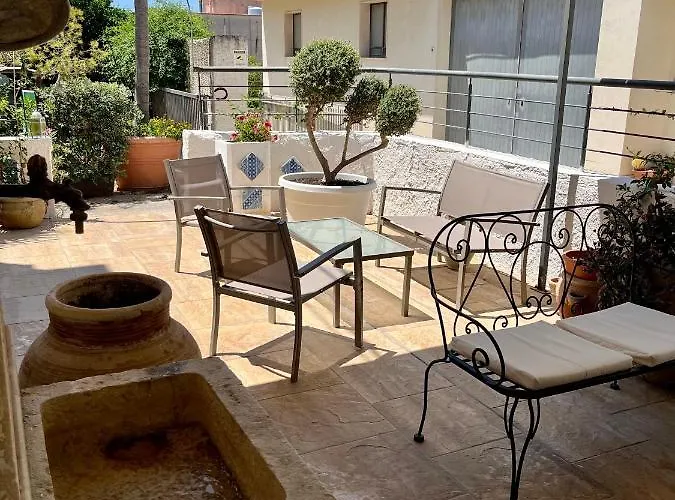 La Pergola فندق مبيت وإفطار كوستوناتشي
