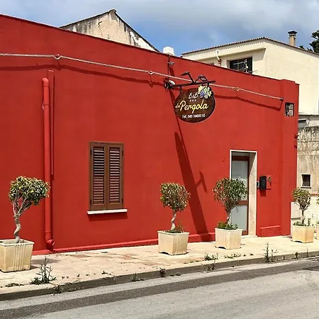 Couette-café La Pergola 3*